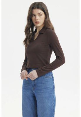 Imagen 2 del producto Polera Mujer Ajustado Café Oscuro - lll