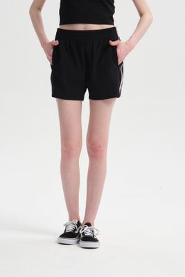 Short Mujer Raya Costado Negro