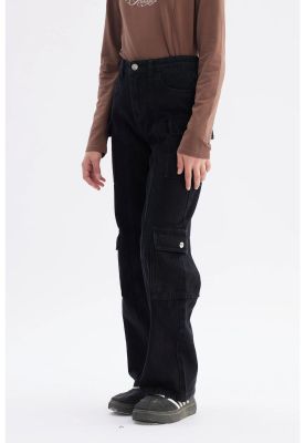 Imagen 2 del producto Jeans Niña Cargo Con Dos Bolsillos Negro