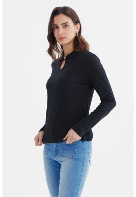 Imagen 2 del producto Polera Mujer Detalle Cuello Escote Negro