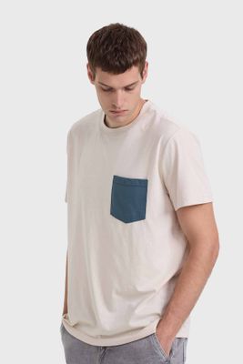 Imagen 2 del producto Polera Hombre Con Bolsillo Beige / Verde