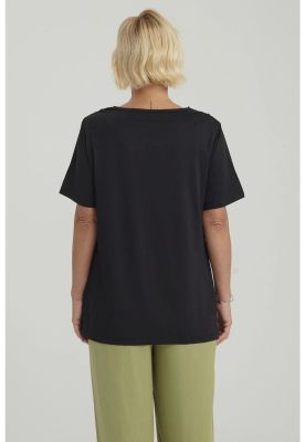 Imagen 2 del producto Polera Mujer Aplicación Cuello Negro