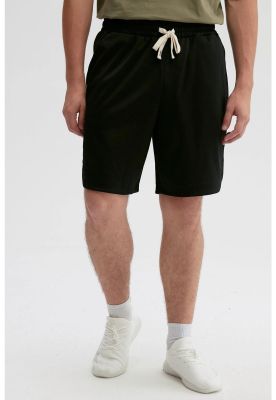 Imagen 1 del producto Bermuda Hombre Lisa Pretina Negro