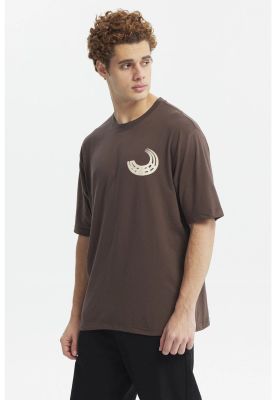 Imagen 2 del producto Polera Hombre Oversize Print Chocolate - ll