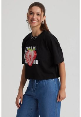 Imagen 2 del producto Polera Mujer Print Crop Negro / Rojo