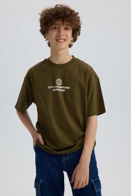 Polera Niño Oversize Print Verde Militar