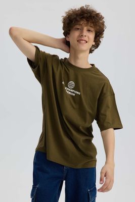 Imagen 2 del producto Polera Niño Oversize Print Verde Militar