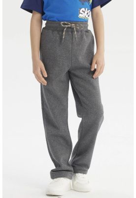 Imagen 1 del producto Pantalón Buzo Niño Calce Recto Gris Oscuro