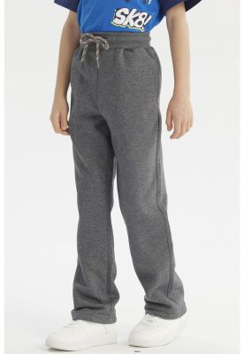 Imagen 2 del producto Pantalón Buzo Niño Calce Recto Gris Oscuro