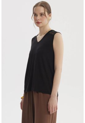 Imagen 2 del producto Polera Mujer Tape En Hombro Negro