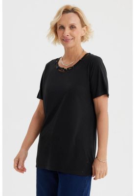 Imagen 2 del producto Polera Mujer Detalle Cuello Negro