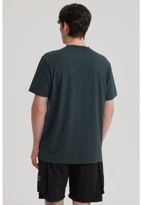 Imagen 2 del producto Polera Hombre Print Regular Fit Verde