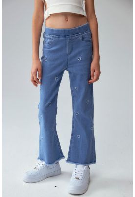 Imagen 2 del producto Jeans Niña Calce Recto Con Corazones Azul Claro