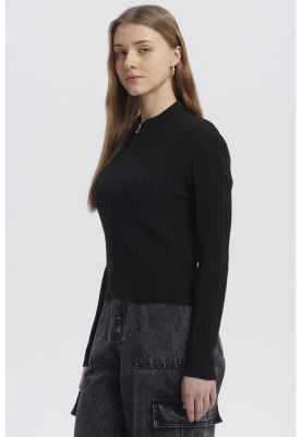 Imagen 2 del producto Sweater Mujer Cuello Con Cierre Negro