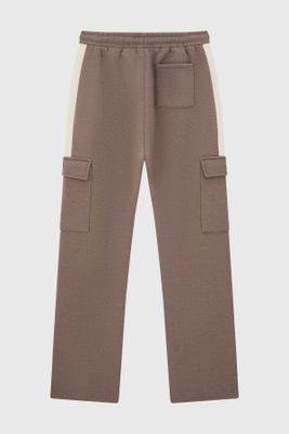 Imagen 2 del producto Pantalón Buzo Niño Calce Recto Con Cortes Café