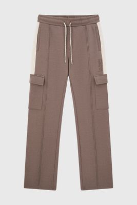 Pantalón Buzo Niño Calce Recto Con Cortes Café