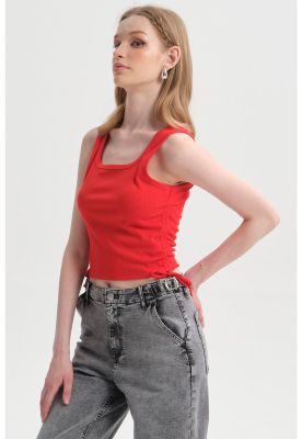 Imagen 2 del producto Polera Mujer Recogido Costado Rojo