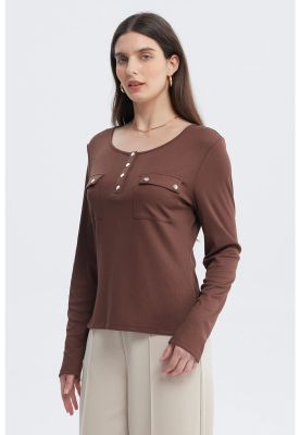 Imagen 2 del producto Polera Mujer Aplicación Botones Café Claro