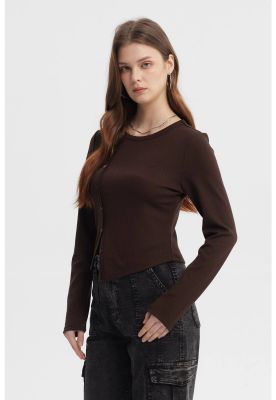 Imagen 2 del producto Polera Mujer Corte Diagonal Café Oscuro