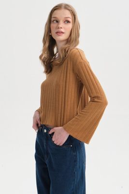 Imagen 2 del producto Sweater Mujer Asimétrico Camel