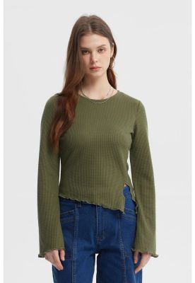 Imagen 1 del producto Polera Mujer Abertura Costado Verde Militar Claro