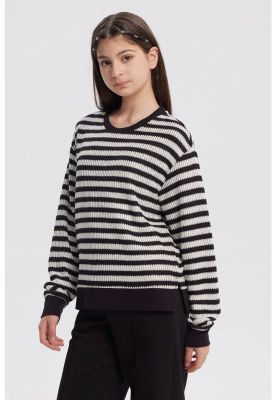 Imagen 2 del producto Polerón Niña Cuello Redondo Negro