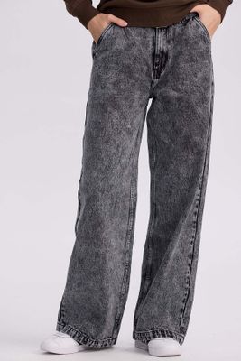 Jeans Mujer Wide Leg Cinturón Gris Oscuro