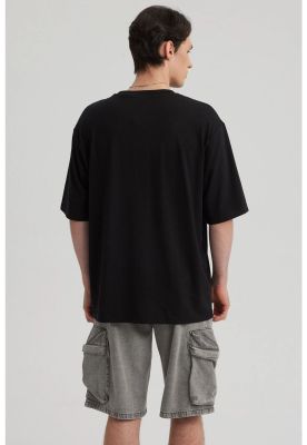 Imagen 2 del producto Polera Hombre Texto Frontal Negro