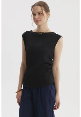 Imagen 2 del producto Polera Mujer Bote Drapeada Textura Negro