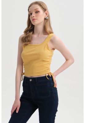 Imagen 2 del producto Polera Mujer Recogido Costado Amarillo