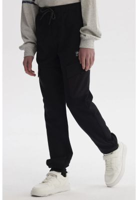 Imagen 2 del producto Pantalón Buzo Niño Jogger Cargo Negro - lll
