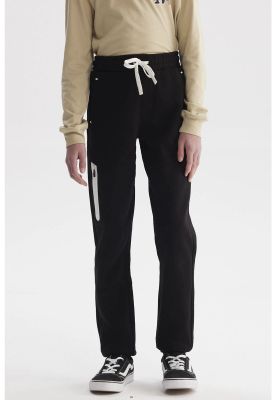 Imagen 1 del producto Pantalón Buzo Niño Pitillo Negro