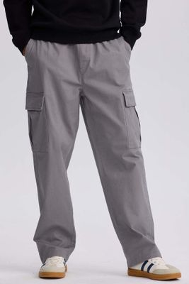 Pantalón Hombre Cargo Calce Recto Gris