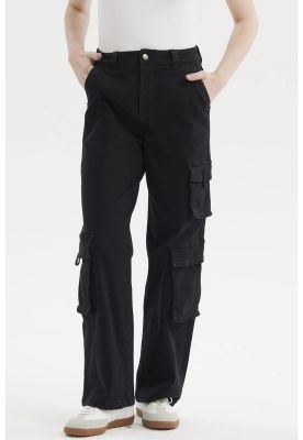 Imagen 1 del producto Jeans Mujer Calce Recto Cargo Negro