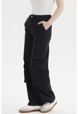 Imagen 2 del producto Jeans Mujer Calce Recto Cargo Negro