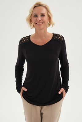 Polera Mujer Con Detalle Macramé Negro