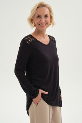 Imagen 2 del producto Polera Mujer Con Detalle Macramé Negro