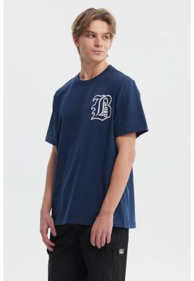 Imagen 2 del producto Polera Hombre Regular Fit Letra Azul