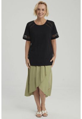 Imagen 2 del producto Polera Mujer Detalle Macramé Negro