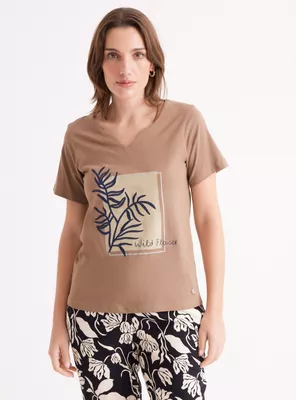 Imagen 1 del producto Polera Manga Corta con Aplicación Bordada