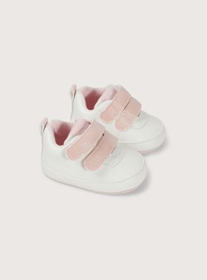 Imagen 1 del producto Zapatilla para niña color blanco con velcro