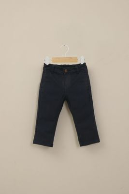 Pantalón de gabardina azul de niño