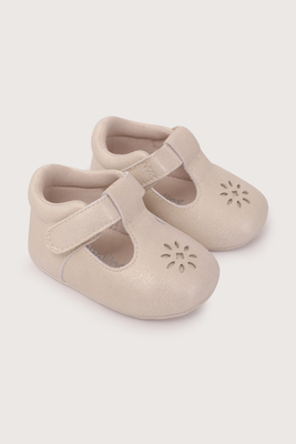 Reina bebé dorada de niña