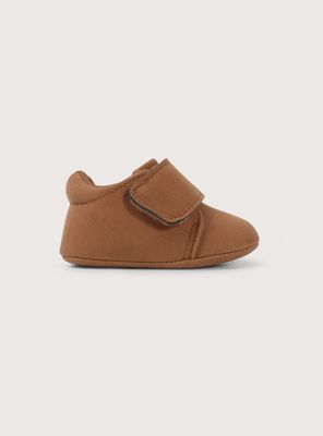 Imagen 2 del producto Zapato para bebé niño color café con velcro
