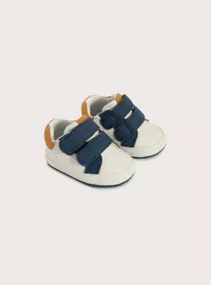 Opaline Zapatilla Blanca Para Niño Con Velcros Y Abrigadas