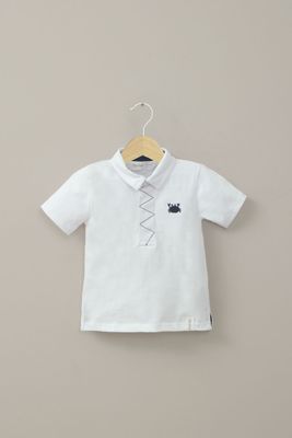 Imagen 1 del producto Polera con cuello camisero blanca de niño