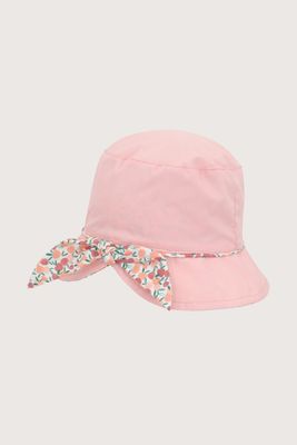 Gorro rosado de niña