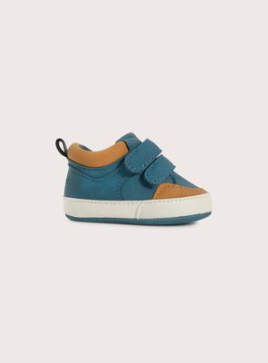 Imagen 2 del producto Zapatilla azul de niño con velcros para bebé