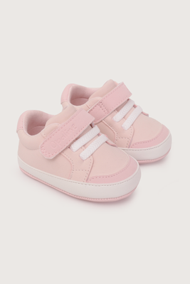 Zapatilla bebé rosada de niña