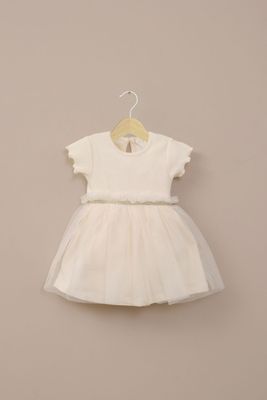 Vestido beige con tull de bebé niña